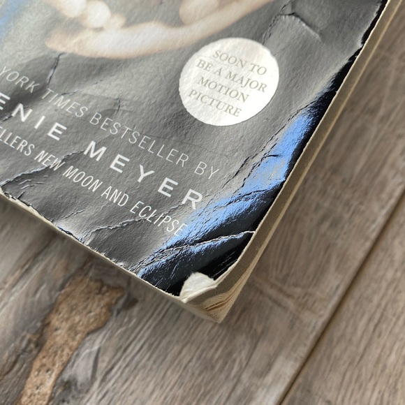 Book - Twilight - By Stephenie Meyer - Picture 3 of 4